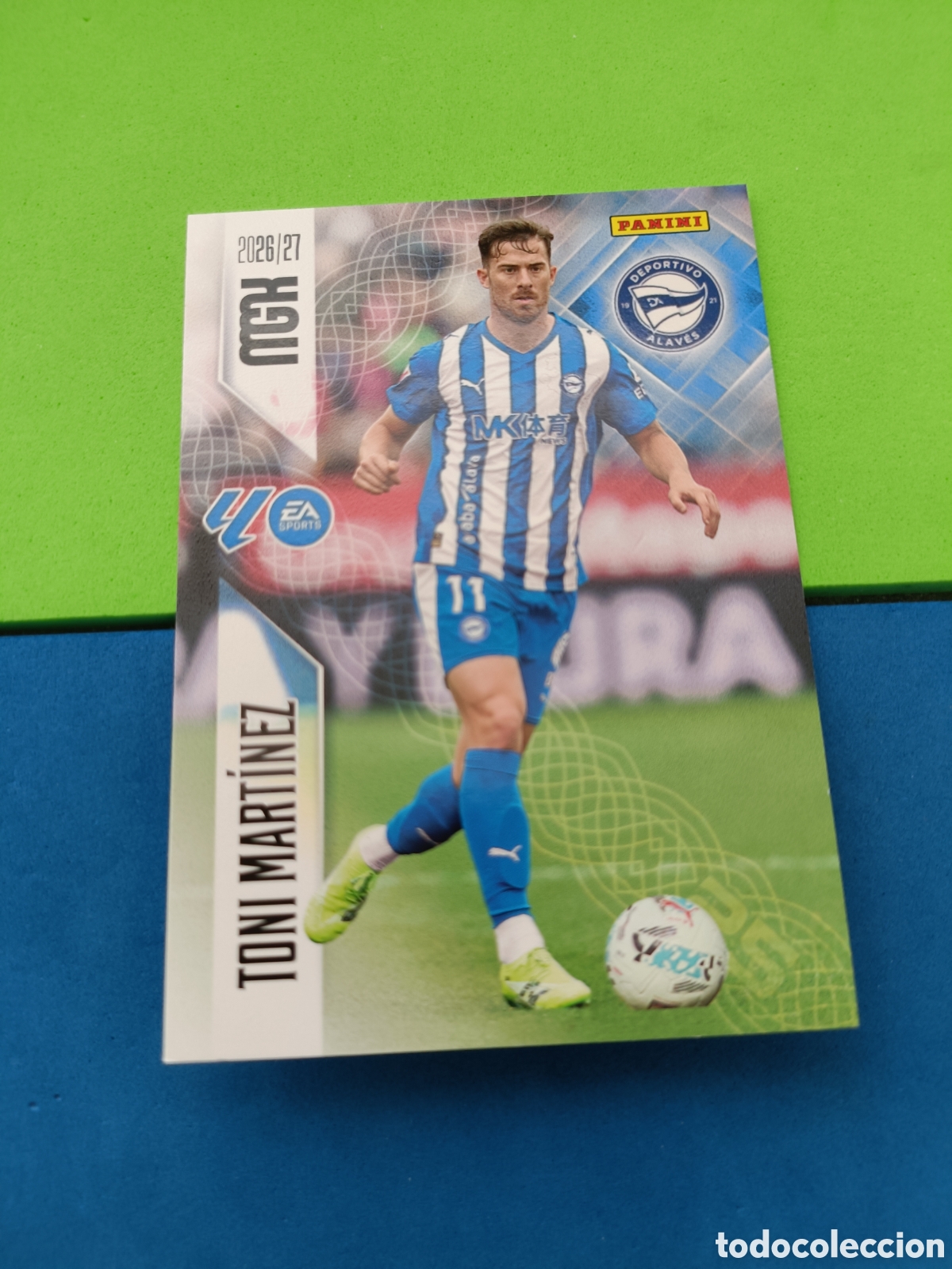 Cromos de f&uacute;tbol: PANINI 2026 2027 MGK MEGACRACKS 25 Aniversario - Alav&eacute;s 35 Toni Mart&iacute;nez