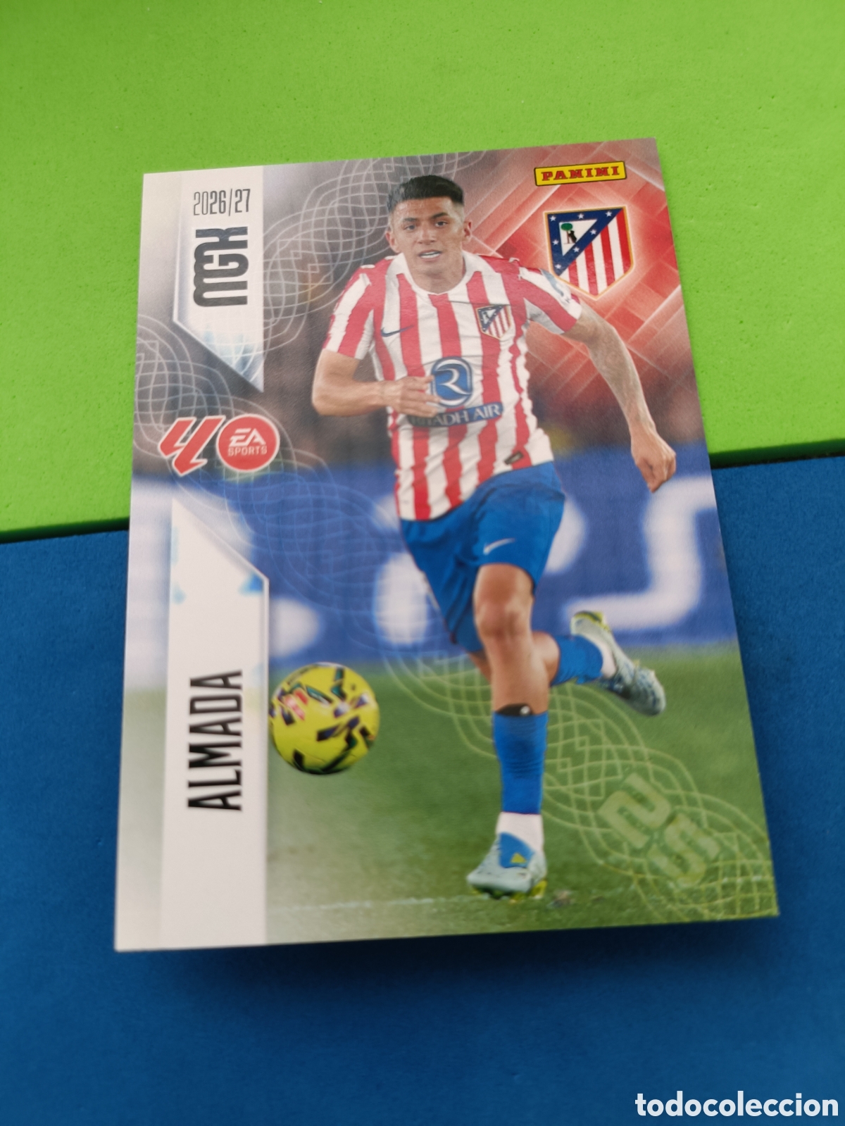 Cromos de f&uacute;tbol: PANINI 2026 2027 MGK MEGACRACKS 25 Aniversario - Atl&eacute;tico Madrid 68 Almada
