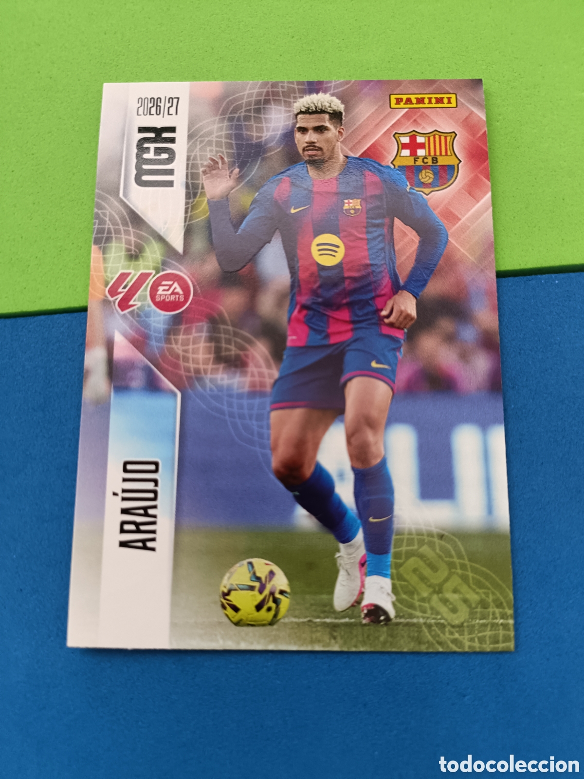 Cromos de f&uacute;tbol: PANINI 2026 2027 MGK MEGACRACKS 25 Aniversario - Barcelona 80 Araujo