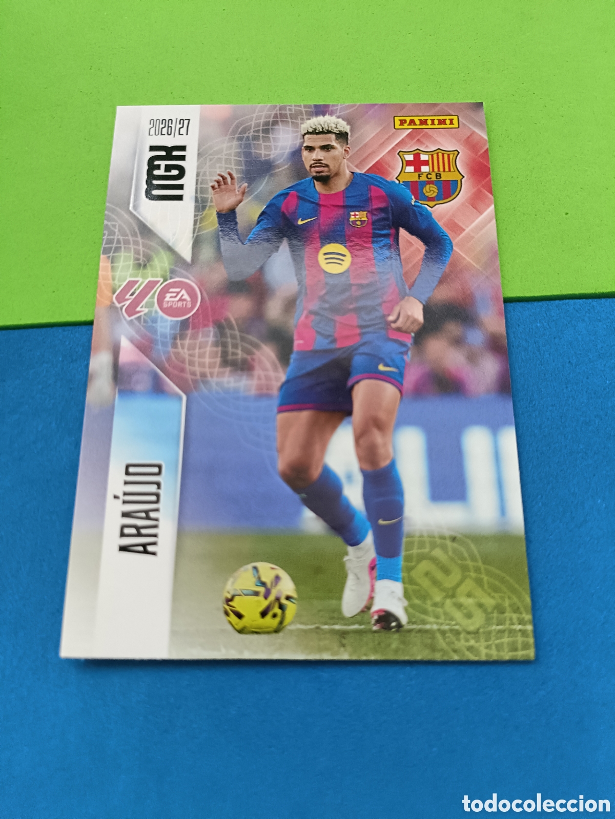 Figurine di Calcio: PANINI 2026 2027 MGK MEGACRACKS 25 Aniversario - Barcelona 80 Araujo