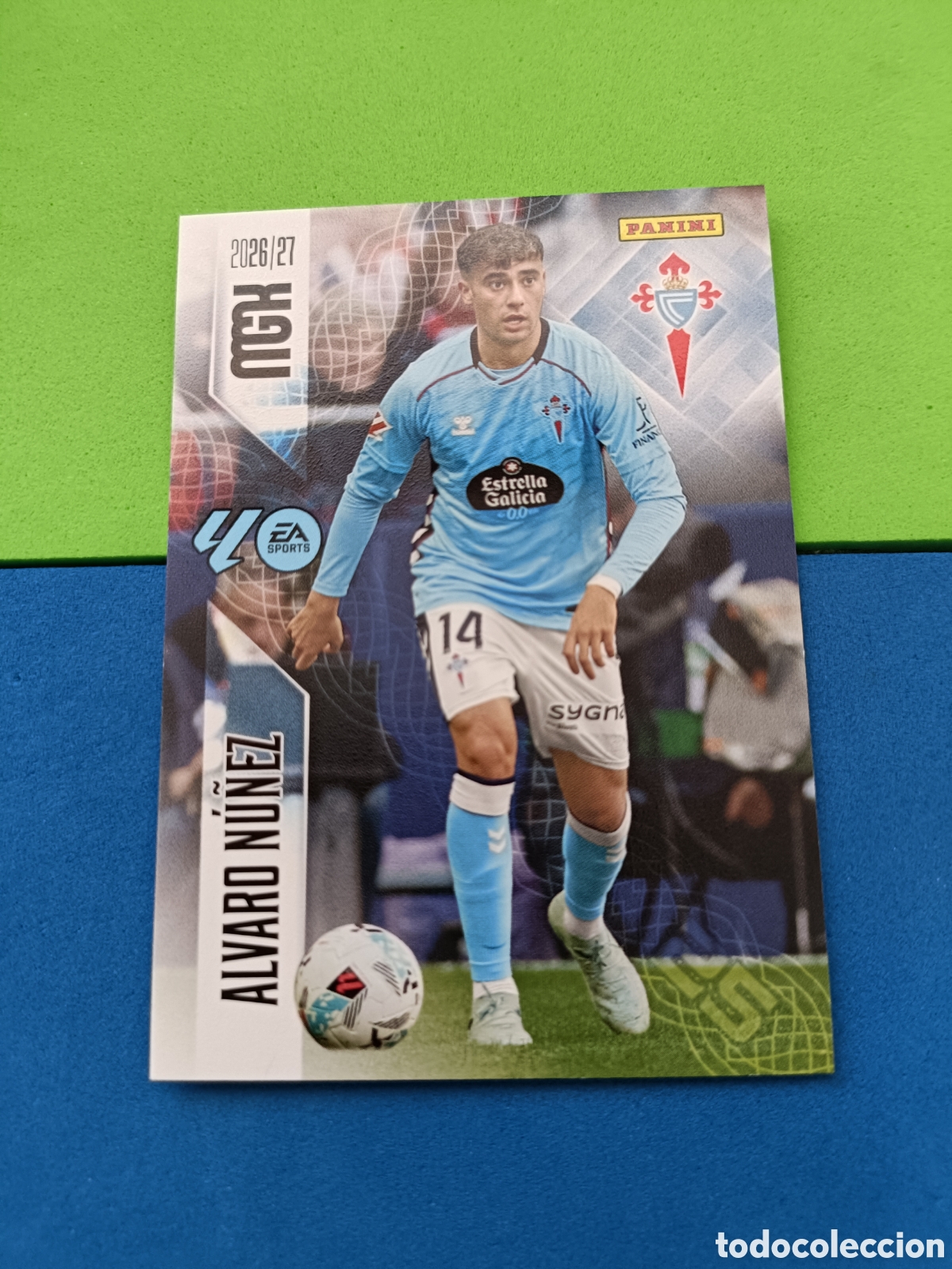 Cromos de f&uacute;tbol: PANINI 2026 2027 MGK MEGACRACKS 25 Aniversario - Celta Vigo 113 &Aacute;lvaro N&uacute;&ntilde;ez