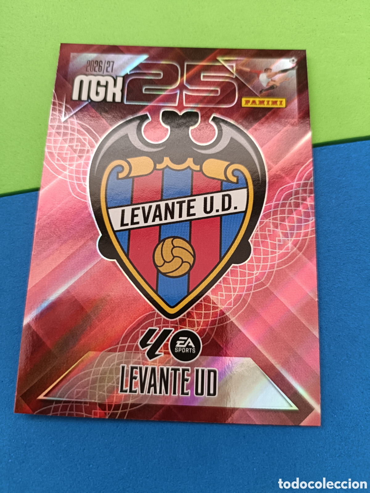 Cromos de f&uacute;tbol: PANINI 2026 2027 MGK MEGACRACKS 25 Aniversario - Levante 199 Escudo