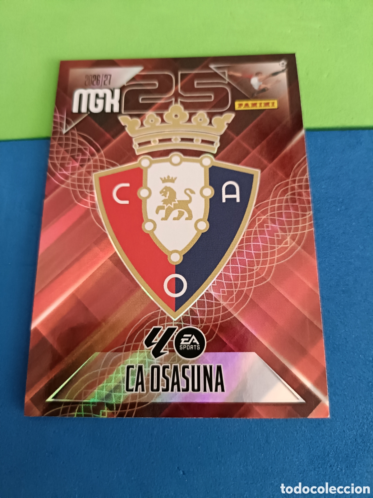 Cromos de f&uacute;tbol: PANINI 2026 2027 MGK MEGACRACKS 25 Aniversario - Osasuna 253 Escudo