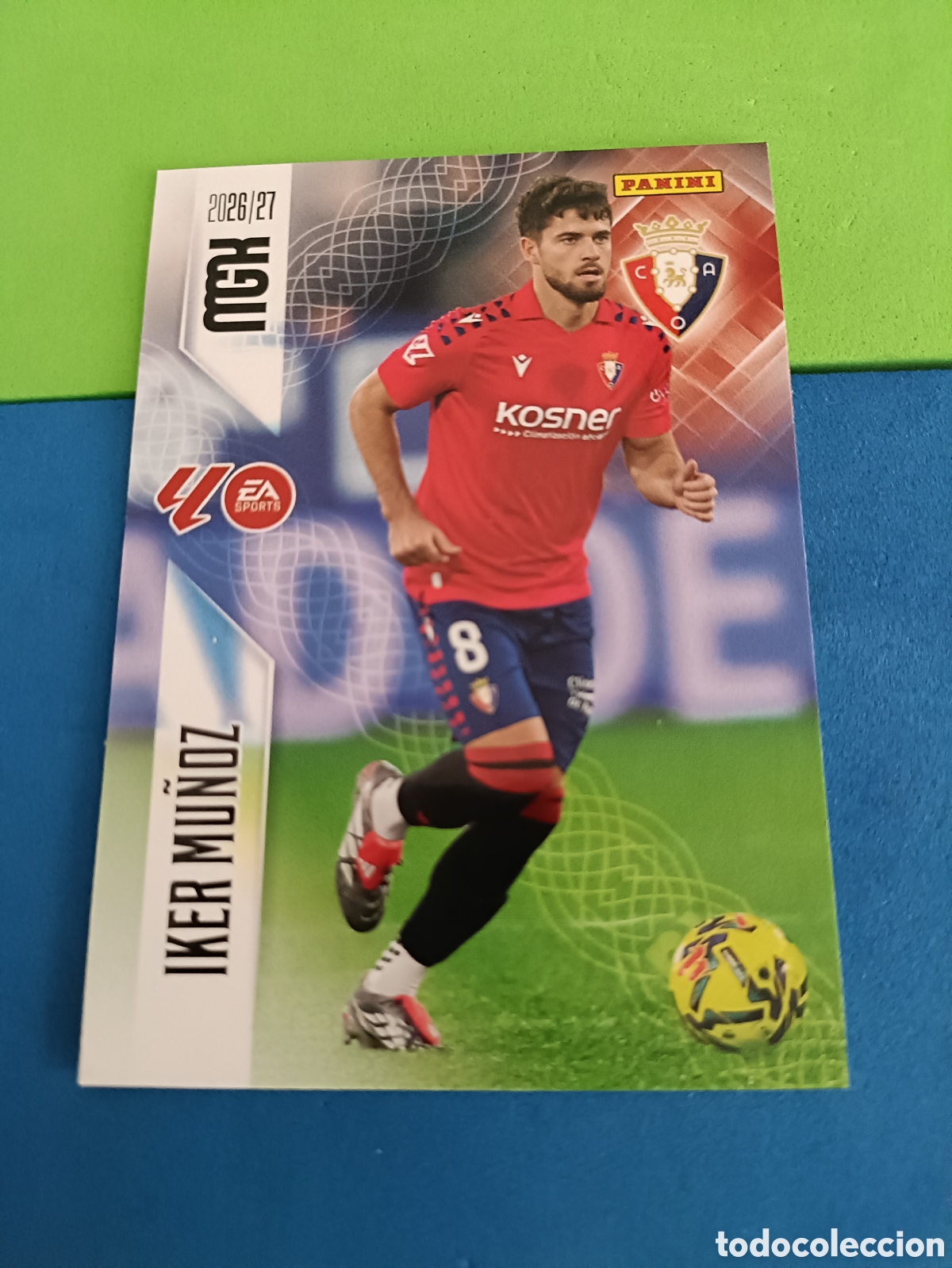 Cromos de f&uacute;tbol: PANINI 2026 2027 MGK MEGACRACKS 25 Aniversario - Osasuna 261 Iker Mu&ntilde;oz