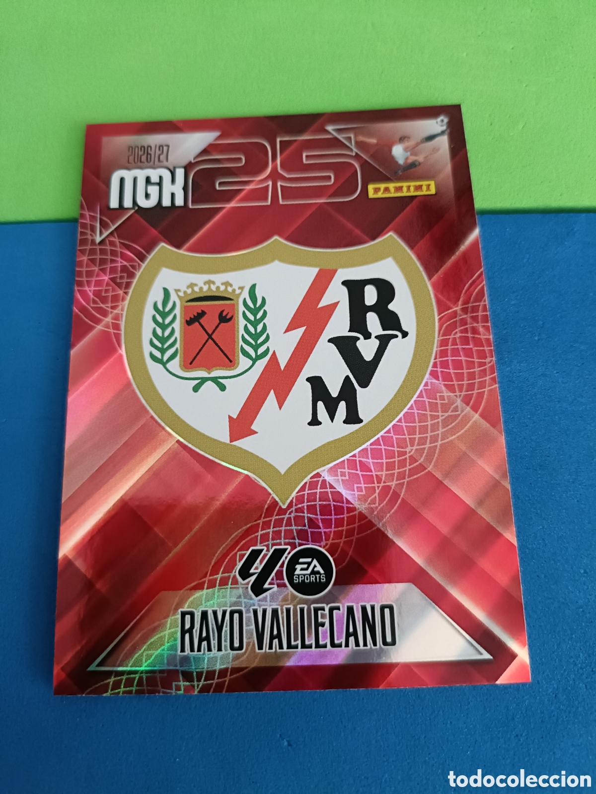 Cromos de f&uacute;tbol: PANINI 2026 2027 MGK MEGACRACKS 25 Aniversario - Rayo Vallecano 289 Escudo