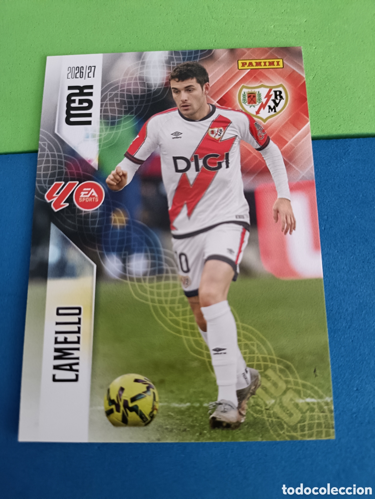 Cromos de f&uacute;tbol: PANINI 2026 2027 MGK MEGACRACKS 25 Aniversario - Rayo Vallecano 305 Camello