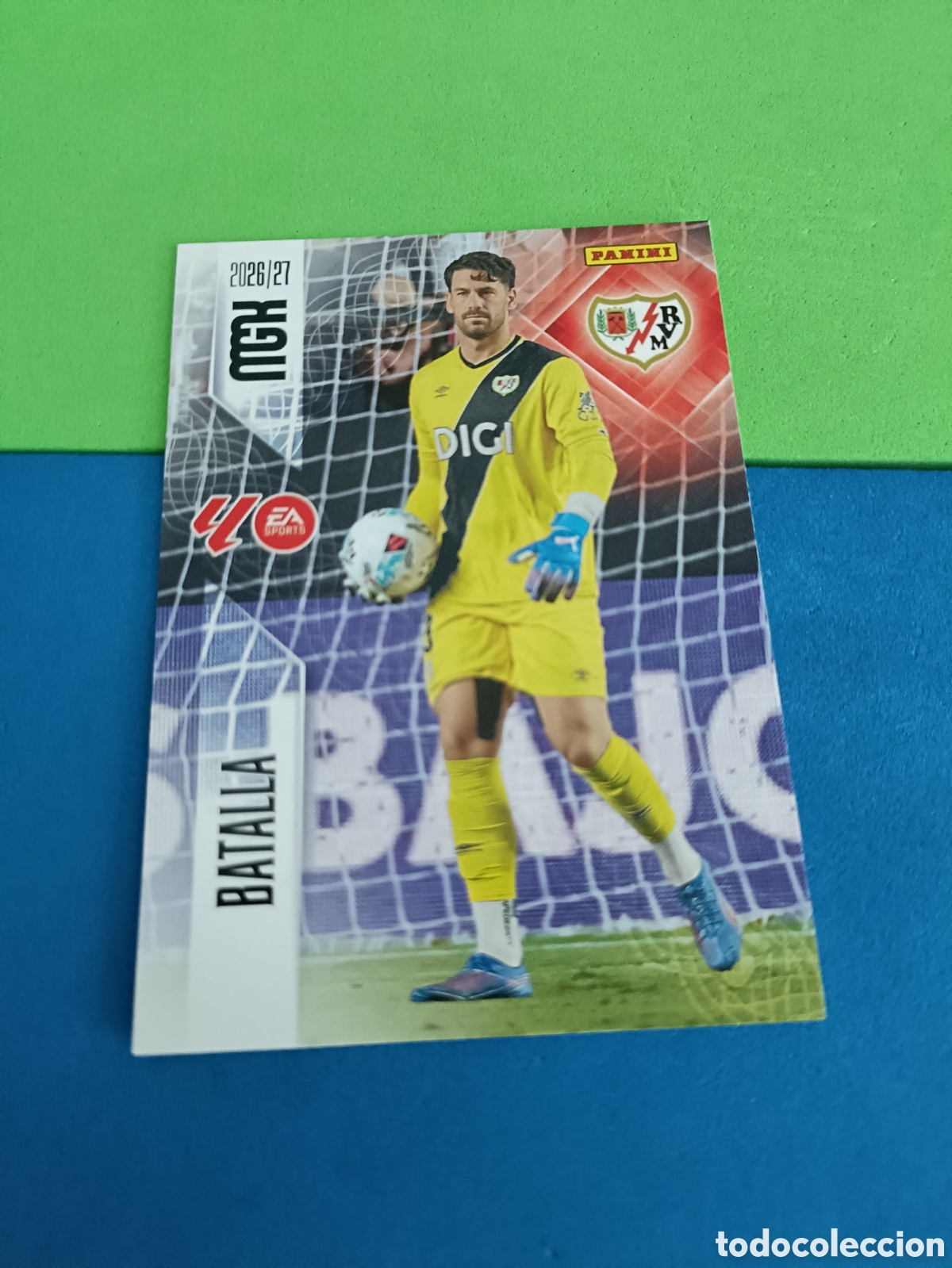 Cromos de f&uacute;tbol: PANINI 2026 2027 MGK MEGACRACKS 25 Aniversario - Rayo Vallecano 290 Batalla