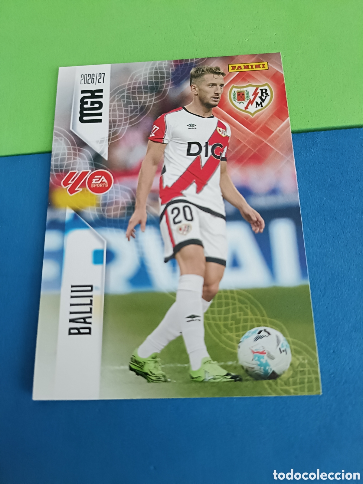 Cromos de f&uacute;tbol: PANINI 2026 2027 MGK MEGACRACKS 25 Aniversario - Rayo Vallecano 293 Balliu