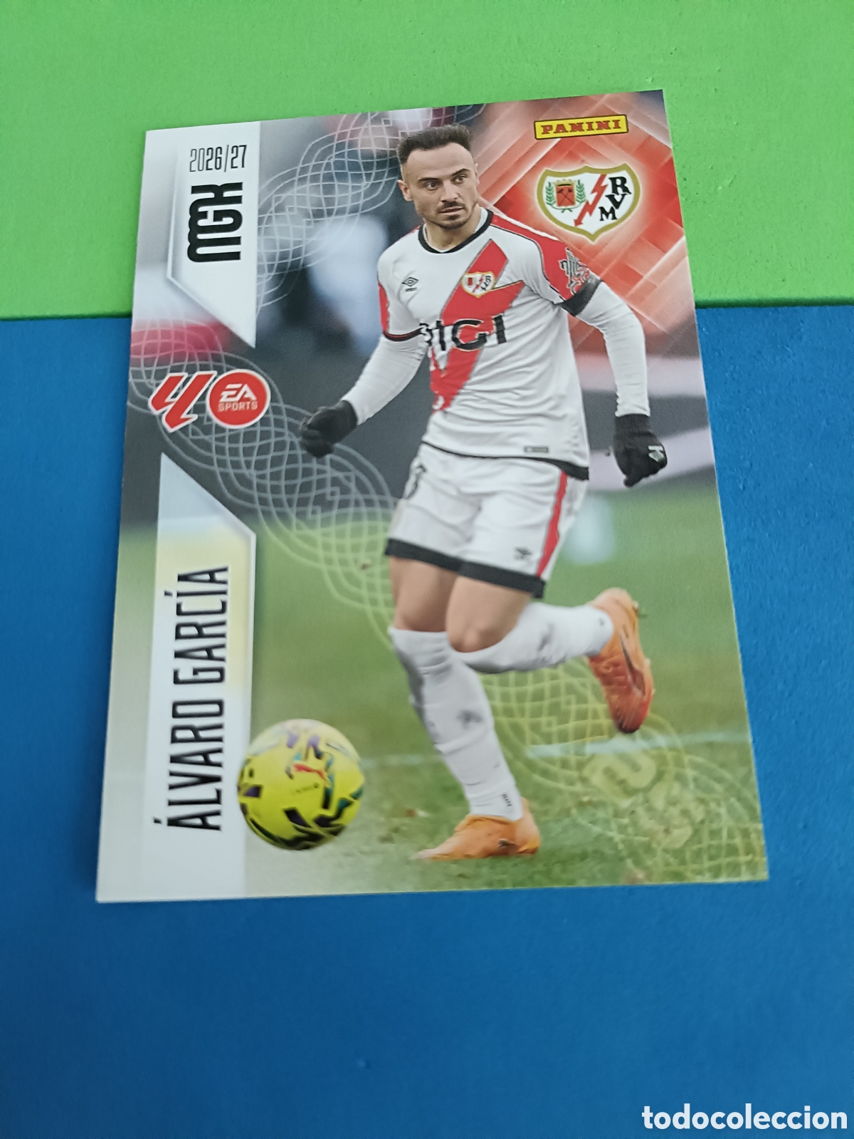 Cromos de f&uacute;tbol: PANINI 2026 2027 MGK MEGACRACKS 25 Aniversario - Rayo Vallecano 303 &Aacute;lvaro Garc&iacute;a
