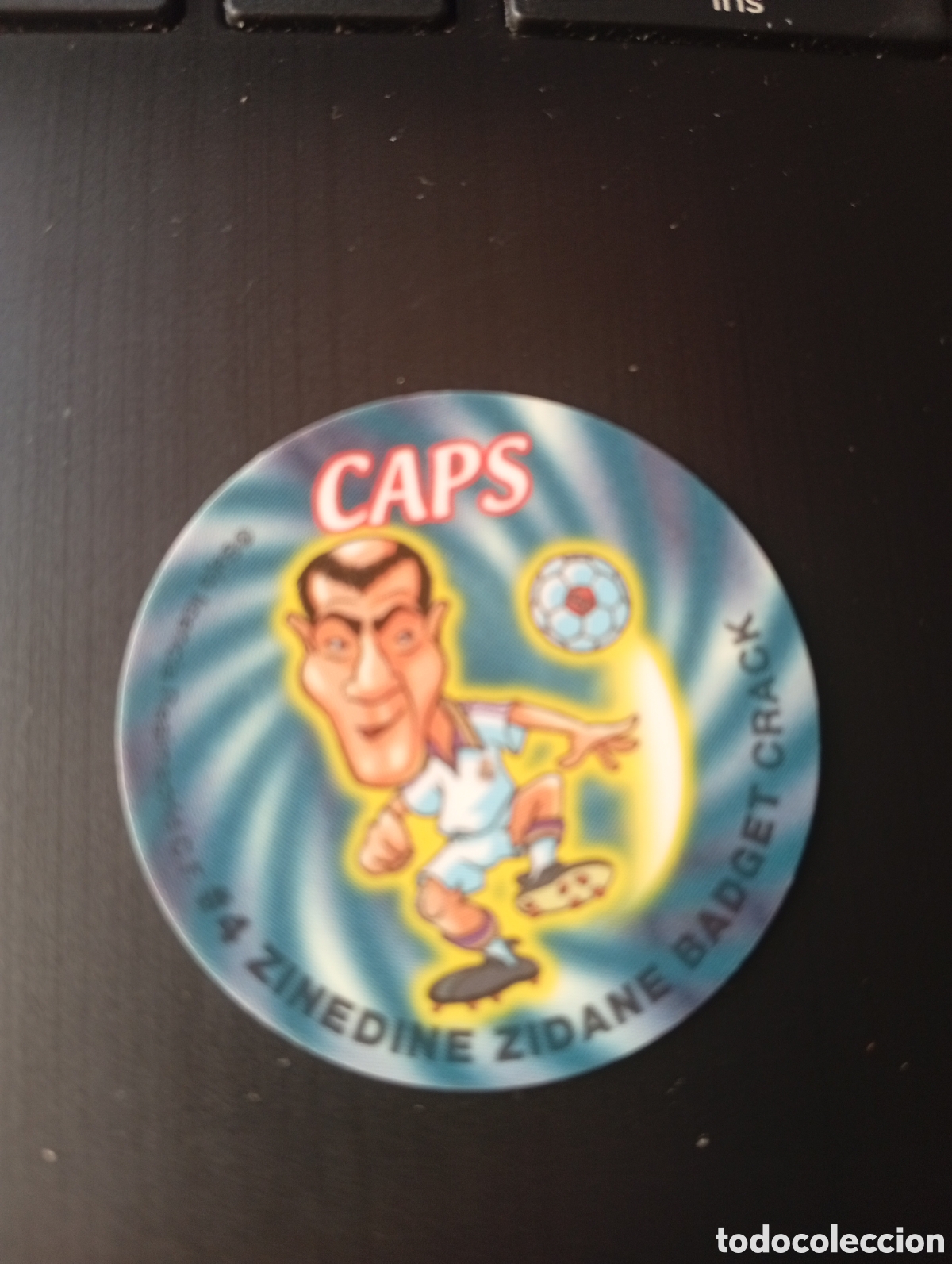 Cromos de f&uacute;tbol: COLECCI&Oacute;N TAZOS AS REAL MADRID CLUB DE F&Uacute;TBOL CAPS TAZO POGS N&ordm; 61 #4 ZINEDINE ZIDANE BADGET CRACK