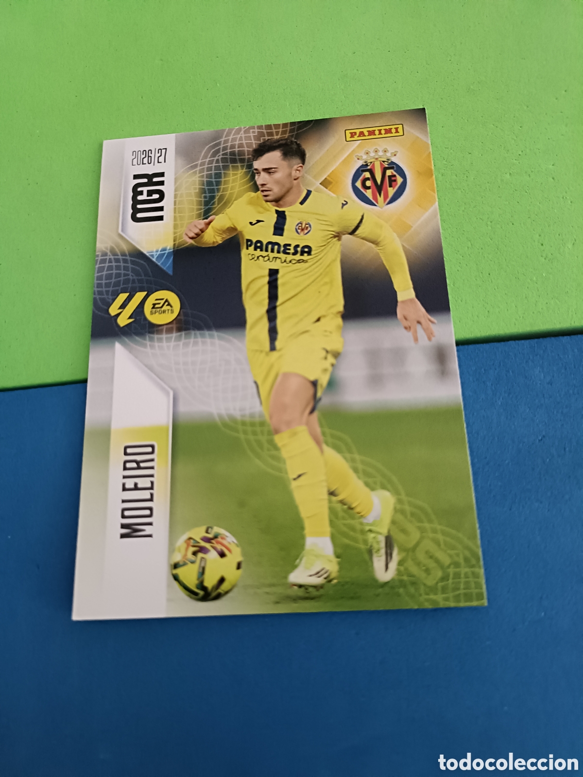 Cromos de f&uacute;tbol: PANINI 2026 2027 MGK MEGACRACKS 25 Aniversario - Villarreal 373 Moleiro