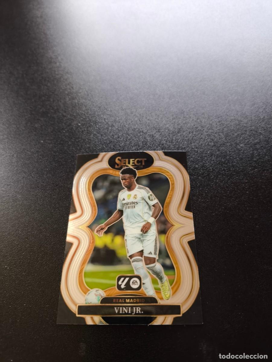 Fu&szlig;ball-Sticker: 117 Vini Jr. VINICIUS REAL MADRID MEZZANINE PANINI SELECT LA LIGA 25 26 2025 2026 NO ESTE MGK