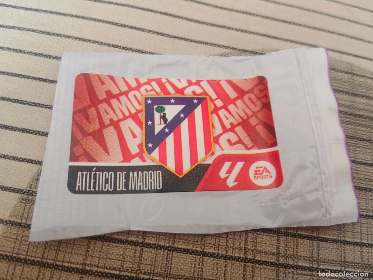 Cromos de f&uacute;tbol: TEMPORADA 2026 2027 26 27 CHICLE ESCUDO ATLETICO DE MADRID ESTE