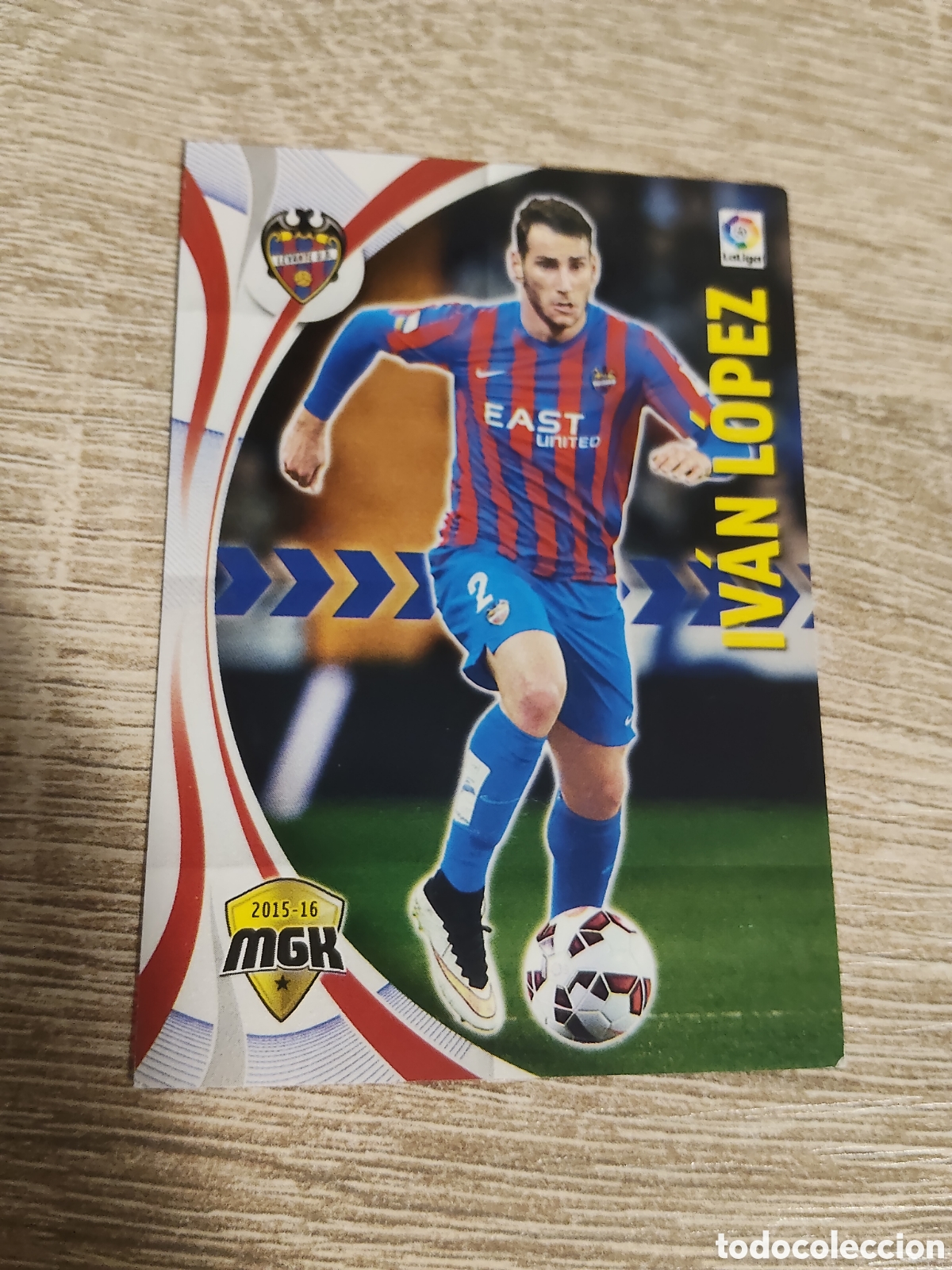 Football Stickers: Panini Megacracks 2015 2016 15 16 302 Iv&aacute;n L&oacute;pez Levante