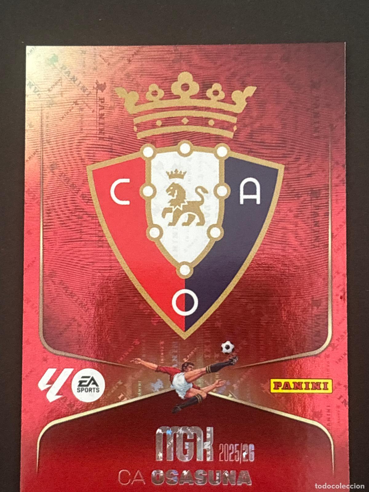 Fu&szlig;ball-Sticker: 253 ESCUDO OSASUNA MEGACRACKS MGK 25-26 2025-2026 PANINI LIGA