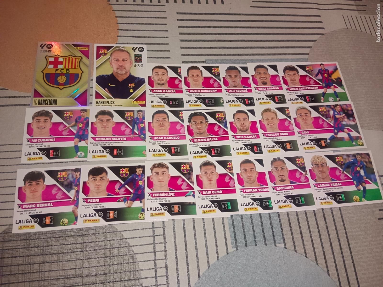 Cromos de f&uacute;tbol: TEMPORADA 2026 2027 26 27 EQUIPO BARCELONA COMPLETO 21 EQUIPO BASICO CROMOS NUEVOS