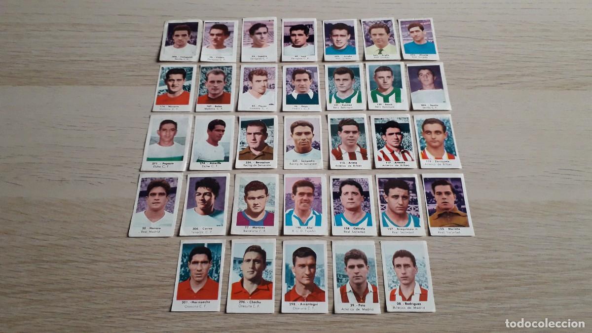 Cromos de f&uacute;tbol: 33 cromos, Album Liga F&uacute;tbol Ruiz Romero 61 62, 1961 1962. Sin pegar