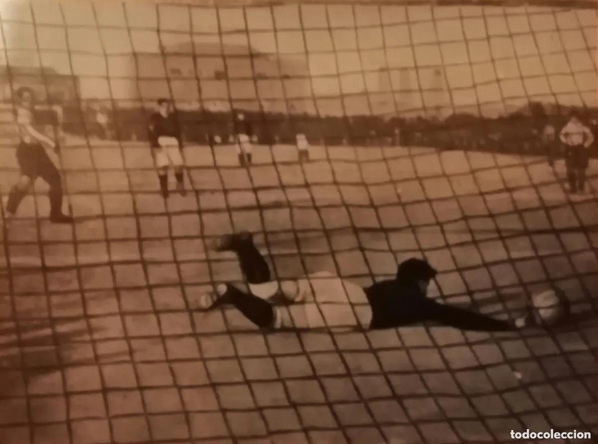 Football Stickers: CROMO FOOT-BALL N&ordm; 10 - Urdangarin - 1922 - ESCENAS INTERESANTES - CHOCOLATES TORRAS