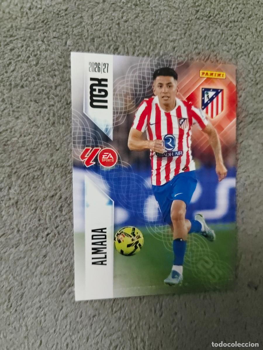 Cromos de f&uacute;tbol: 68 MEGACRACKS MGK 2026 27 ALMADA ATL&Eacute;TICO DE MADRID BASE CARD 26 2027 PANINI AAW