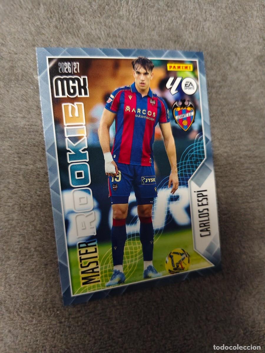 Fu&szlig;ball-Sticker: 408 MEGACRACKS MGK 2026 27 CARLOS ESP&Iacute; UD LEVANTE MASTER ROOKIE 26 2027 PANINI AAW