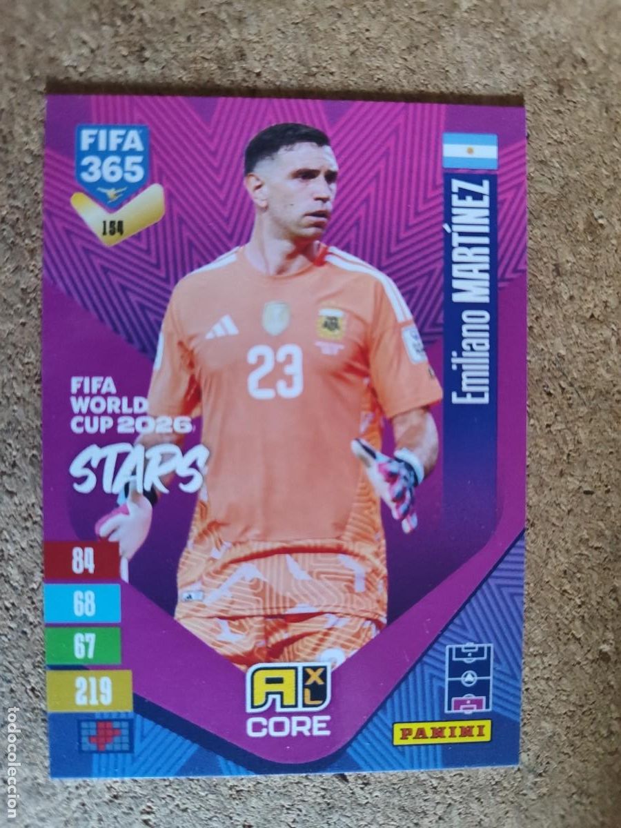 Figurine di Calcio: ADRENALYN FIFA 365 2027 CARD CORE EMILIANO MARTINEZ ARGENTINA # 154 PANINI