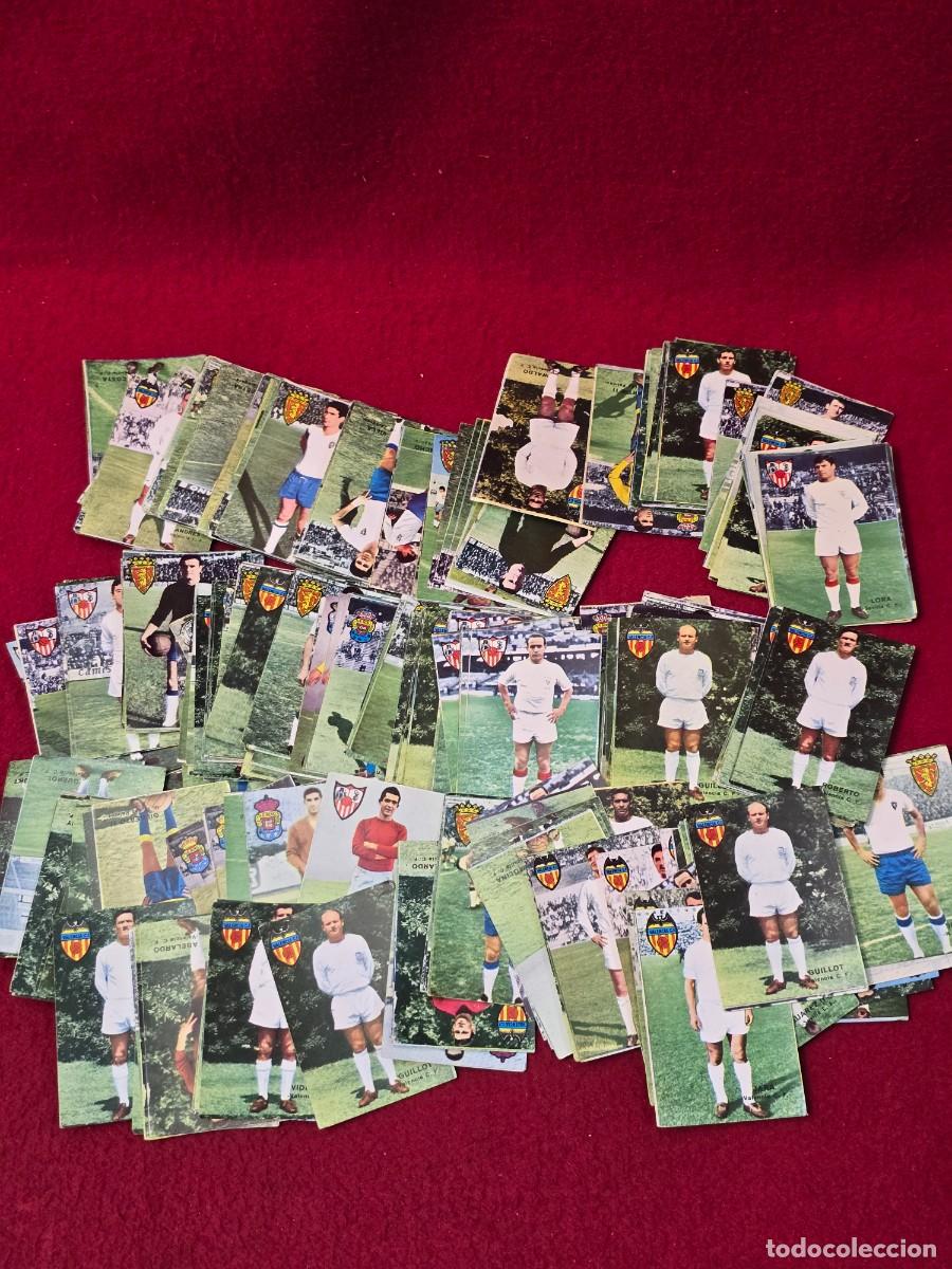 Fu&szlig;ball-Sticker: LOTE. APROXIMADO DE 300 CROMOS SIN PEGAR.