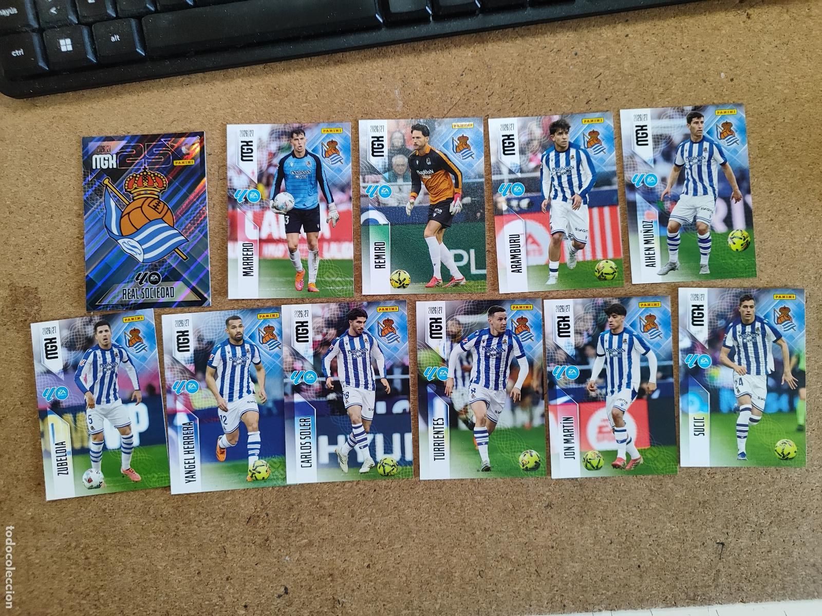 Football Stickers: MEGACRACKS 26/27 LOTE DE 11 CARTAS DE LA REAL SOCIEDAD # PANINI