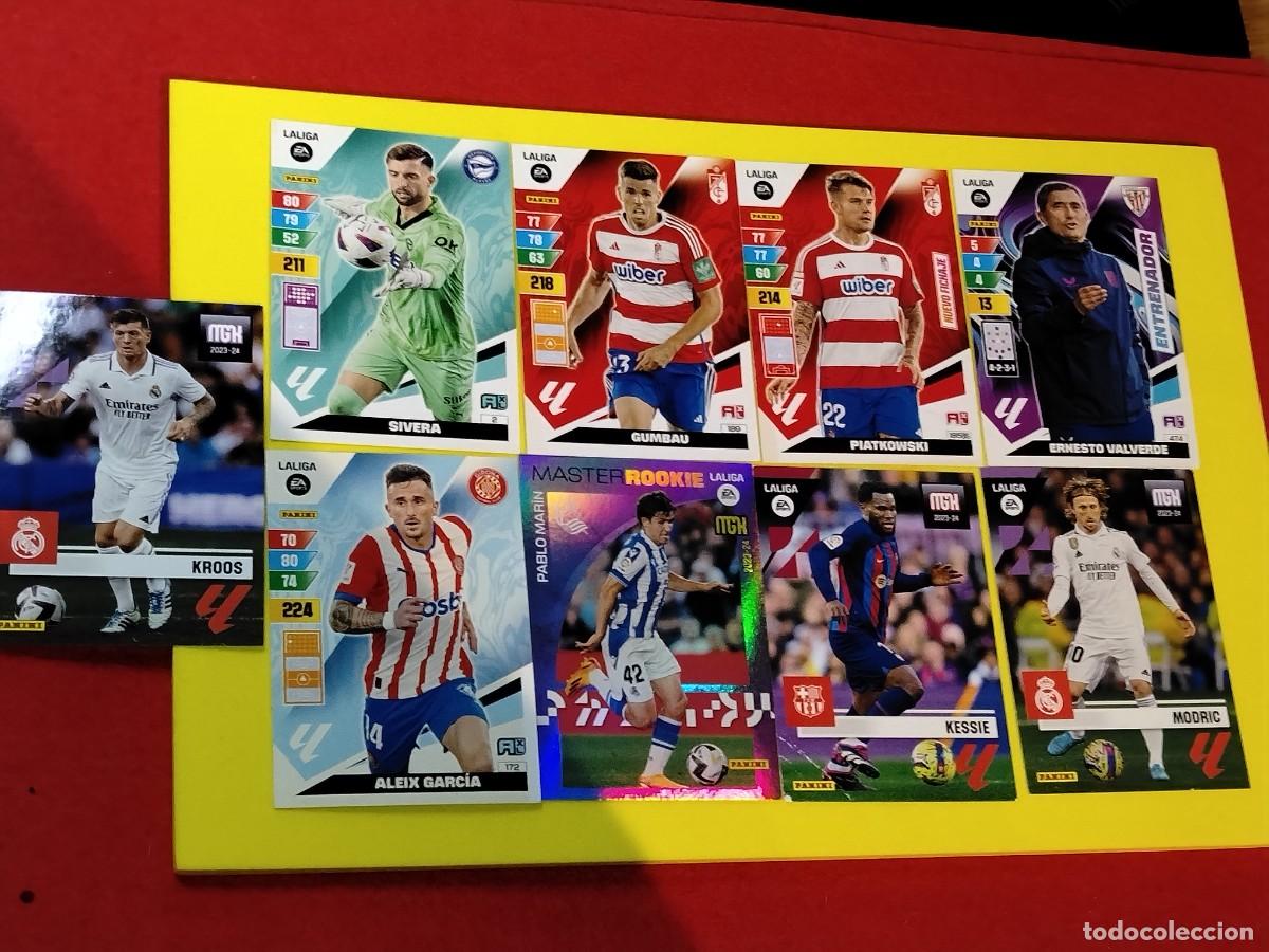 Figurine di Calcio: LOTE DE 9 CARTAS DE F&Uacute;TBOL LIGA 2022-23 DE PANINI - LALIGA