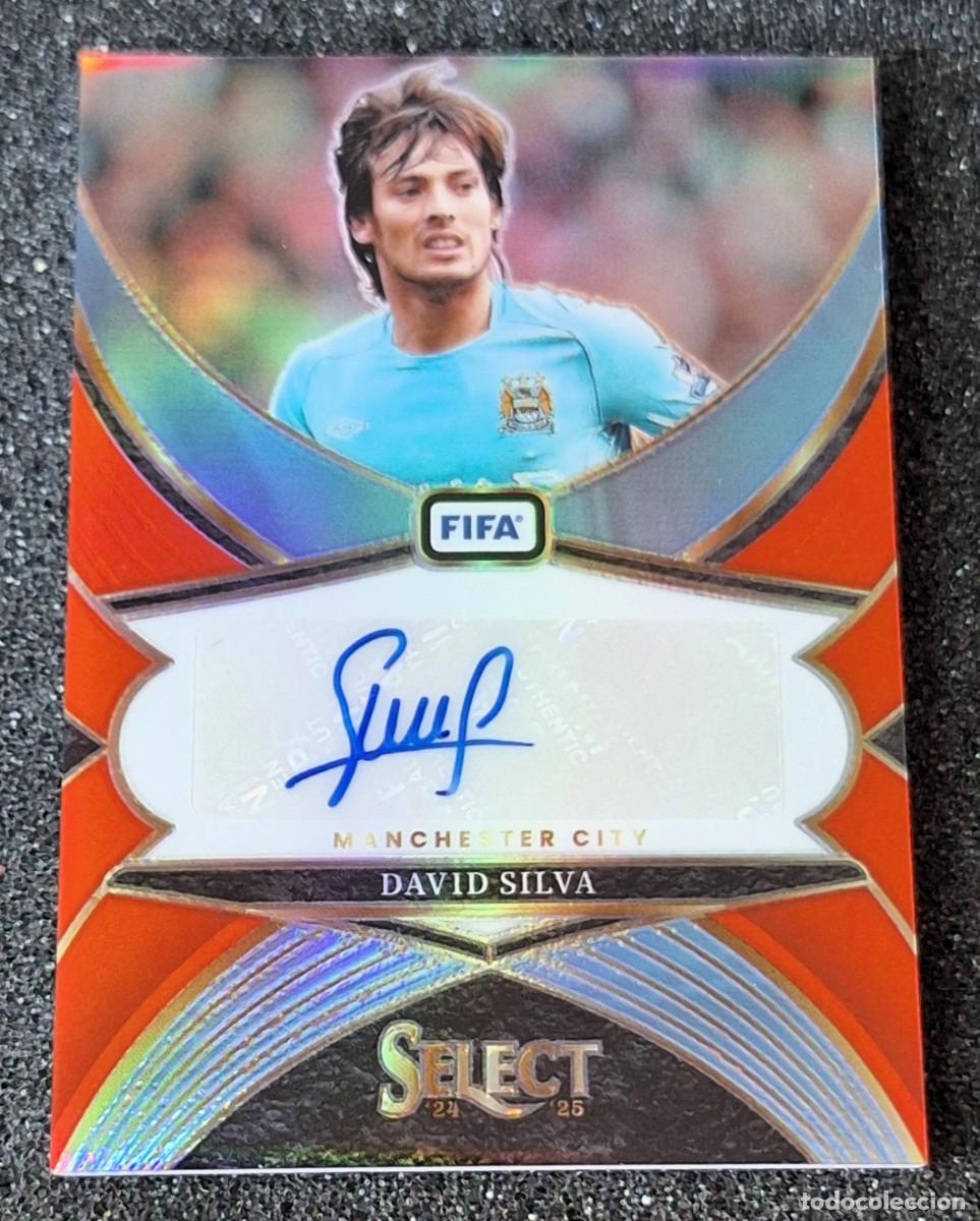 Cartes &agrave; collectionner de Football: David Silva Manchester City Panini Select 2024-25 #SS-DS Auto Red