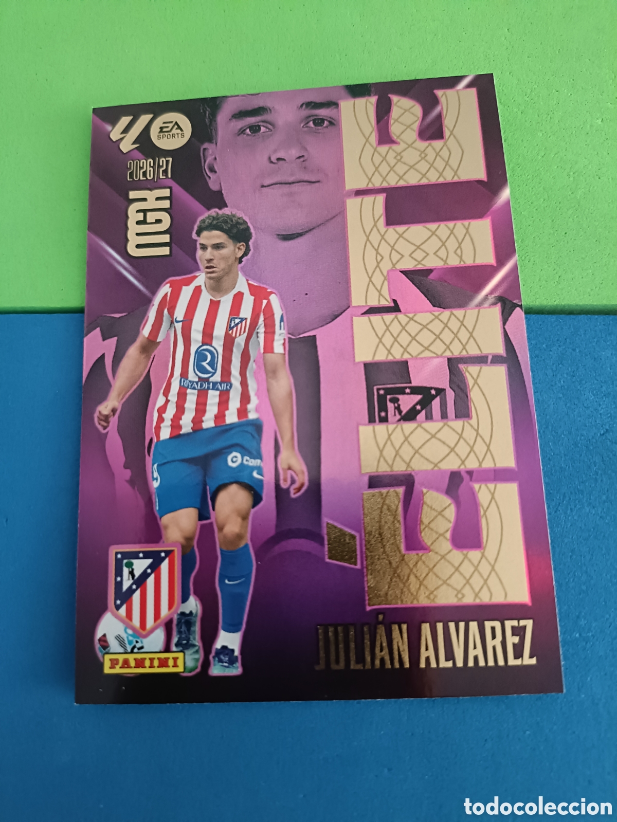 Cromos de Futebol: PANINI 2026 2027 MGK MEGACRACKS 25 Aniversario - &Eacute;lite 8 Juli&aacute;n &Aacute;lvarez Atl&eacute;tico Madrid