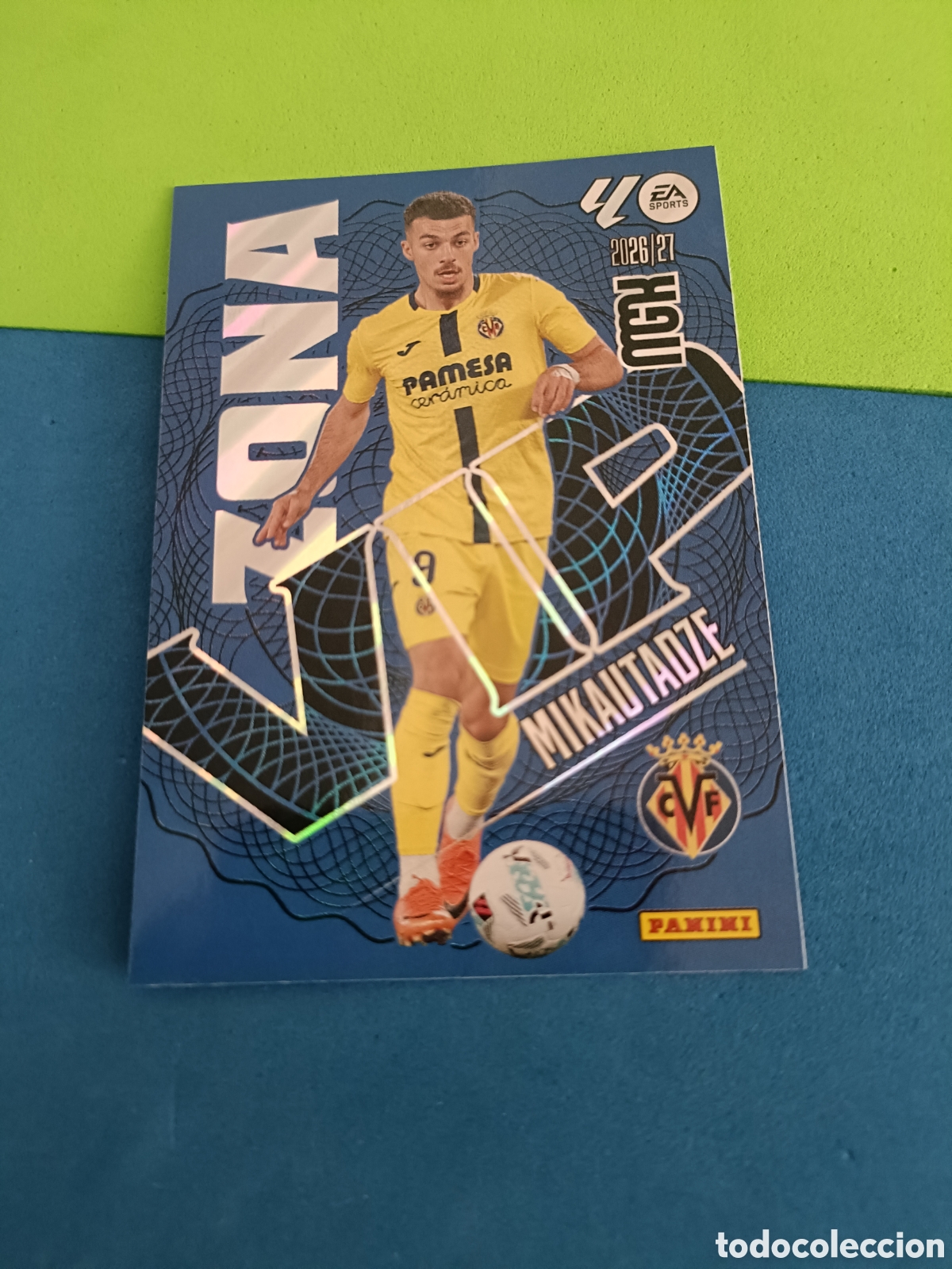 Figurine di Calcio: PANINI 2026 2027 MGK MEGACRACKS 25 Aniversario - Zona VIP 402 Mikautadze