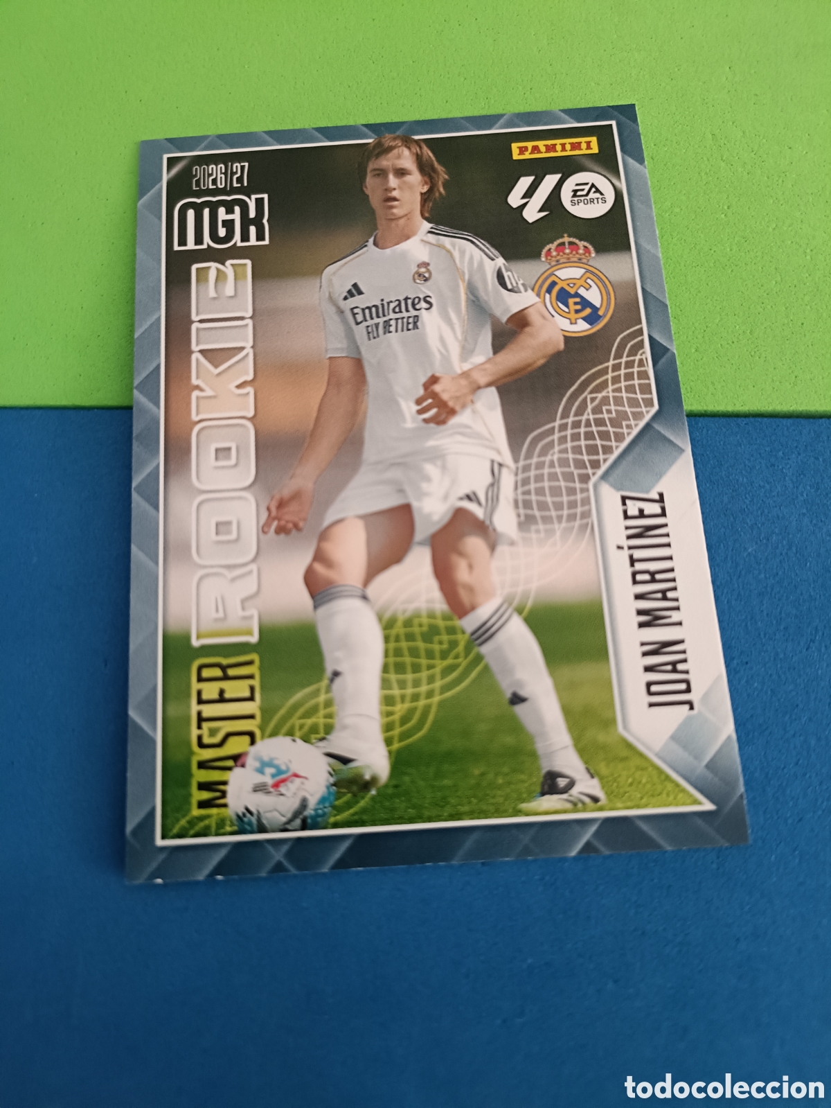 Cromos de f&uacute;tbol: PANINI 2026 2027 MGK MEGACRACKS 25 Aniversario - Rookie 413 Joan Mart&iacute;nez Real Madrid
