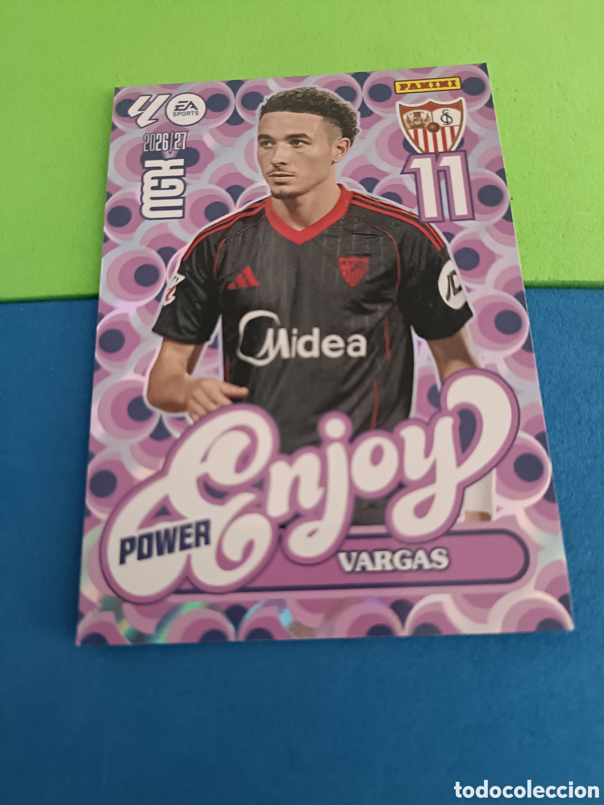 Figurine di Calcio: PANINI 2026 2027 MGK MEGACRACKS 25 Aniversario - Enjoy Power 387P Vargas