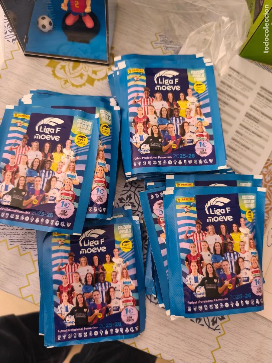 Football Stickers: 68 sobres sin abrir Panini 25/26 liga femenina
