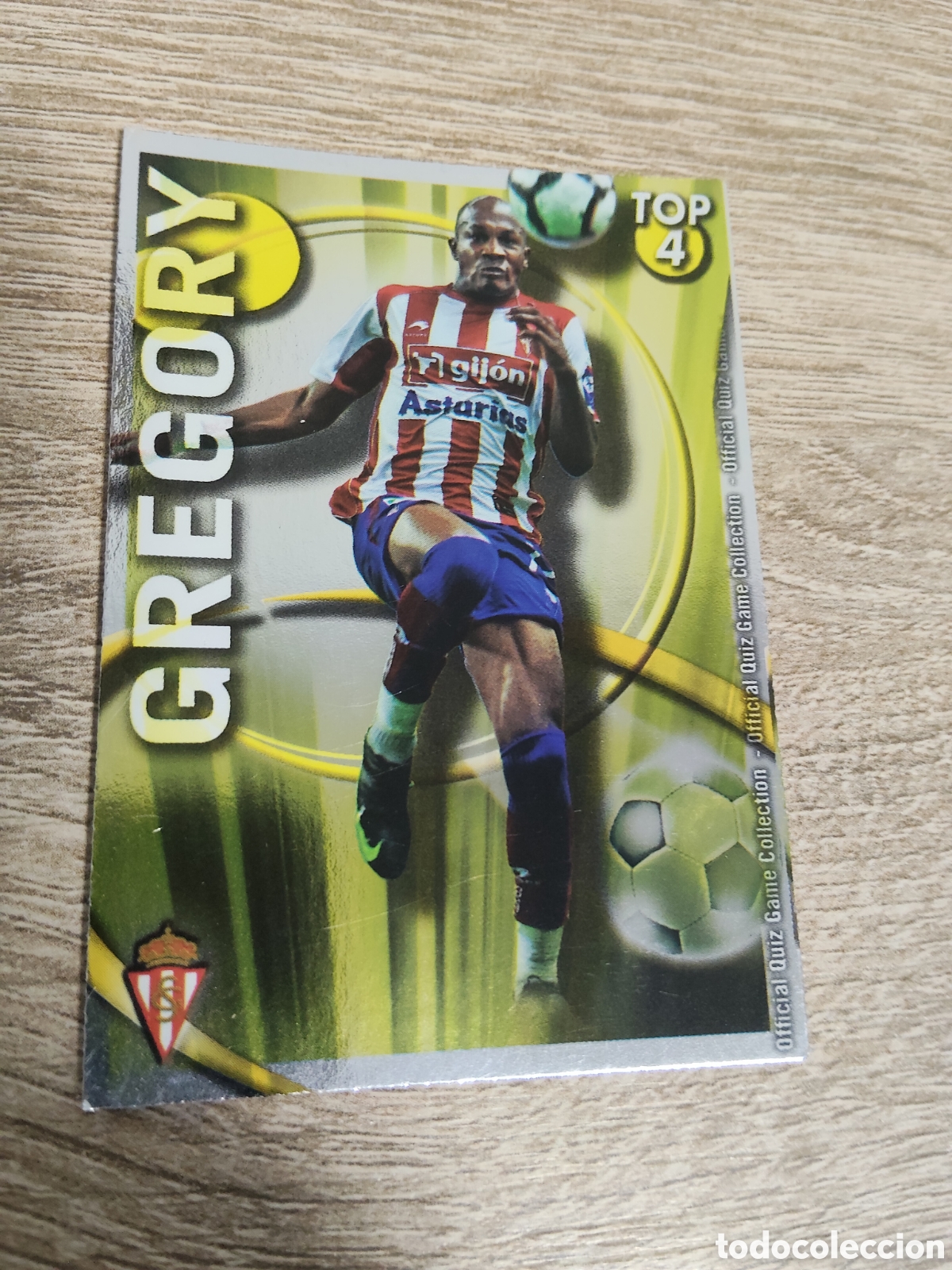 Fu&szlig;ball-Sticker: Mundicromo las fichas de la liga 2010 2011 10 11 563: Gregory Sporting de Gij&oacute;n fondo dorado