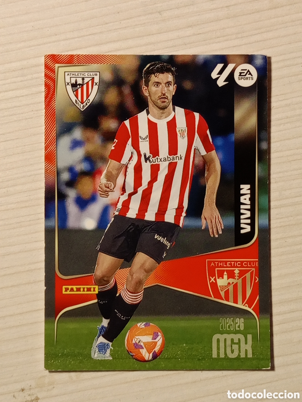Figurine di Calcio: 41 VIVIAN - ATHLETIC BILBAO - MEGACRACKS 2025-26 - MGK 25/26