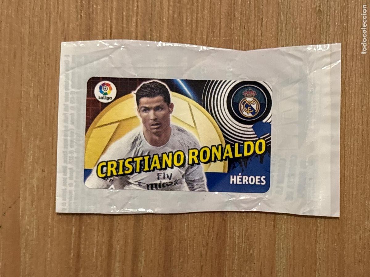Football Stickers: 28. CROMO CRISTIANO RONALDO REAL MADRID SERIE H&Eacute;ROES CHICLE LIGA EDICIONES ESTE 2016-17 16-17