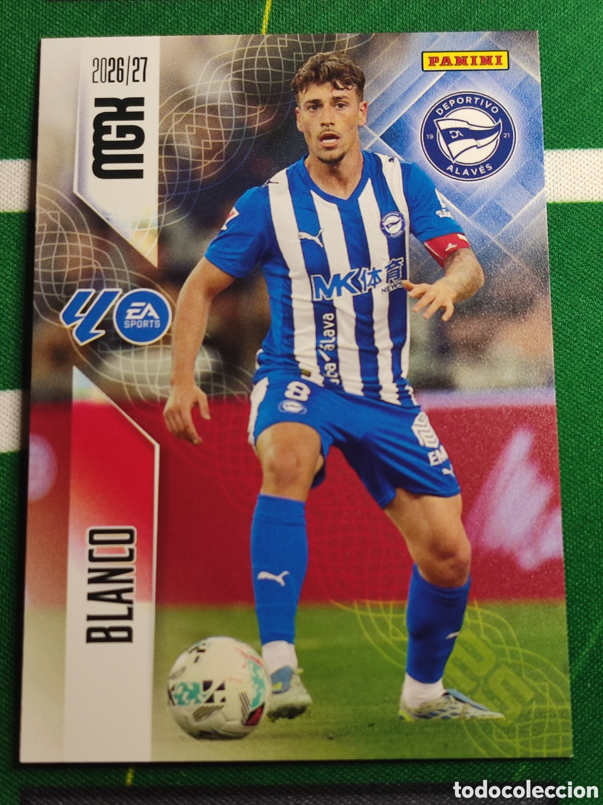 Football Stickers: 28 Blanco Deportivo Alaves MEGACRACKS 2026 2027 - 26 27 MGK
