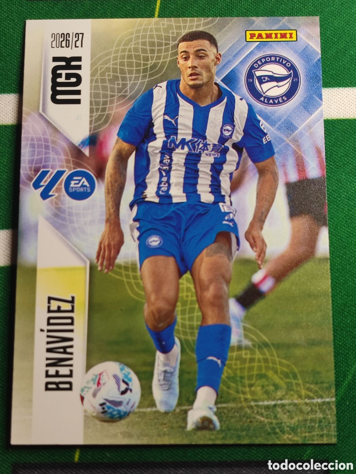 Football Stickers: 27 Benav&iacute;dez Deportivo Alaves MEGACRACKS 2026 2027 - 26 27 MGK