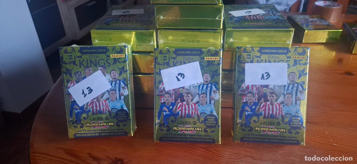 Fu&szlig;ball-Sticker: DREAM BOX 2025-26 TOTAL KINGS PANINI ADRENALYN XL LA LIGA PRECINTADO-50 CARDS ESPECIALES. 1 UNIDAD