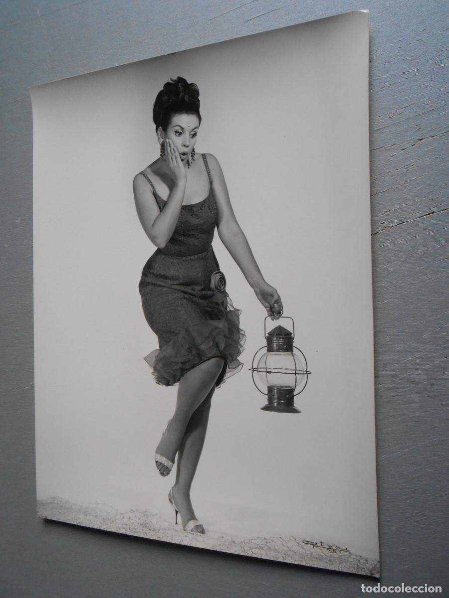 Cromos de Futebol: FOTO de - MARIA ALEJANDRA ??? - de 18 x 24 cms