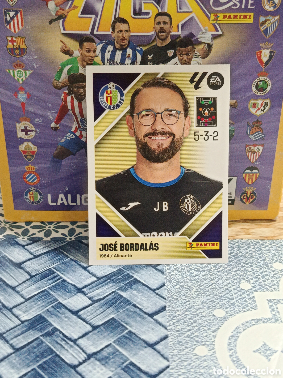 Cartes &agrave; collectionner de Football: JOSE BORDALAS GETAFE N&ordm; 2 LIGA ESTE 26 27 2026 2027 PANINI &rdquo;NUEVO DE SOBRE&rdquo;