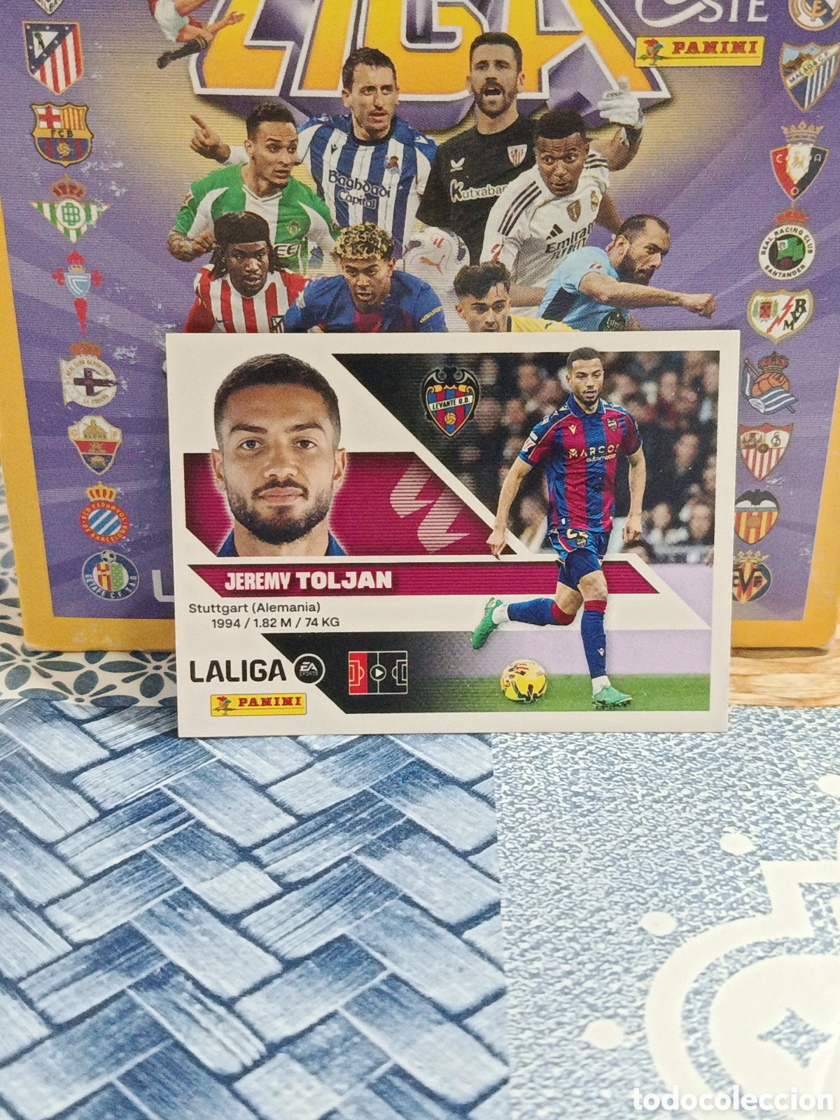 Cartes &agrave; collectionner de Football: TOLJAN LEVANTE N&ordm; 5 LIGA ESTE 26 27 2026 2027 PANINI &rdquo;NUEVO DE SOBRE&rdquo;
