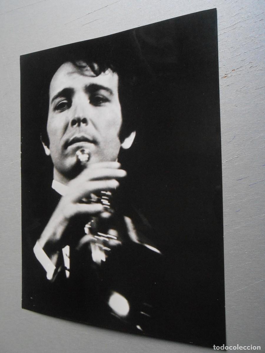 Football Stickers: FOTO de - HERB ALPERT - de 18 x 24 cms