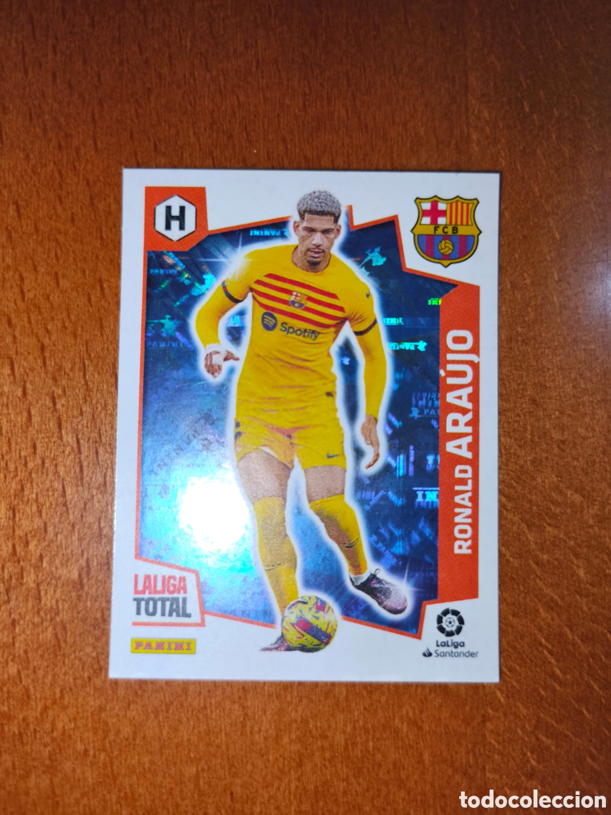 Fu&szlig;ball-Sticker: Ara&uacute;jo n&deg;443 H&Eacute;ROES laliga total 22/23 Barcelona