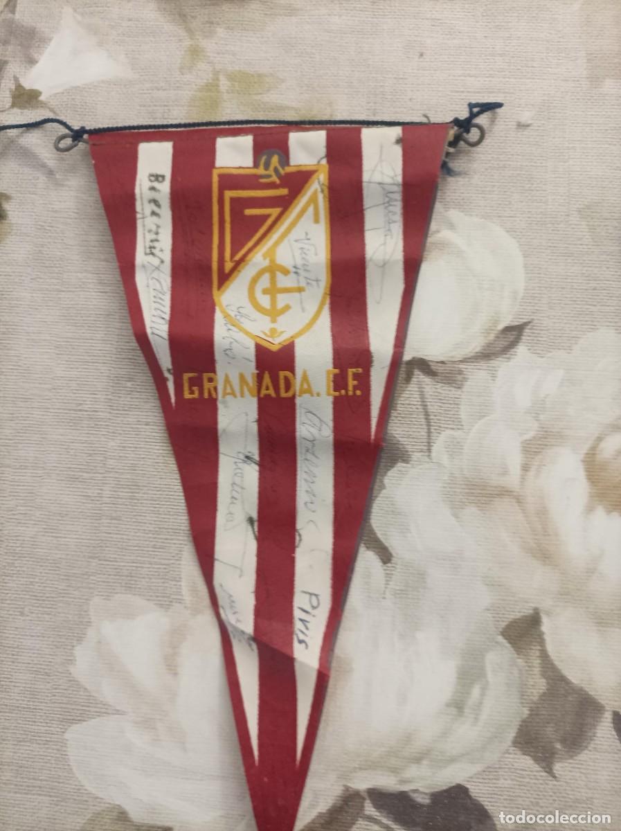 Fu&szlig;ball-Sticker: Banderin a&ntilde;os 50 del Granada con autografos
