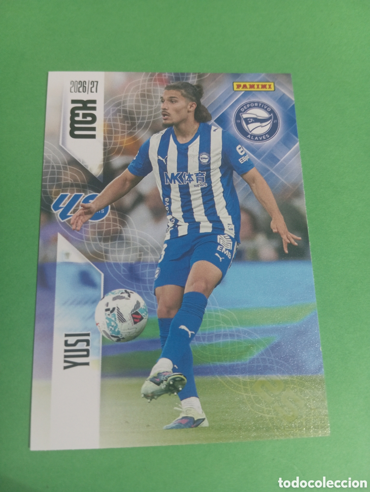 Football Stickers: Yusi Alav&eacute;s n&deg;26 / PANINI MEGACRACKS 2026/2027