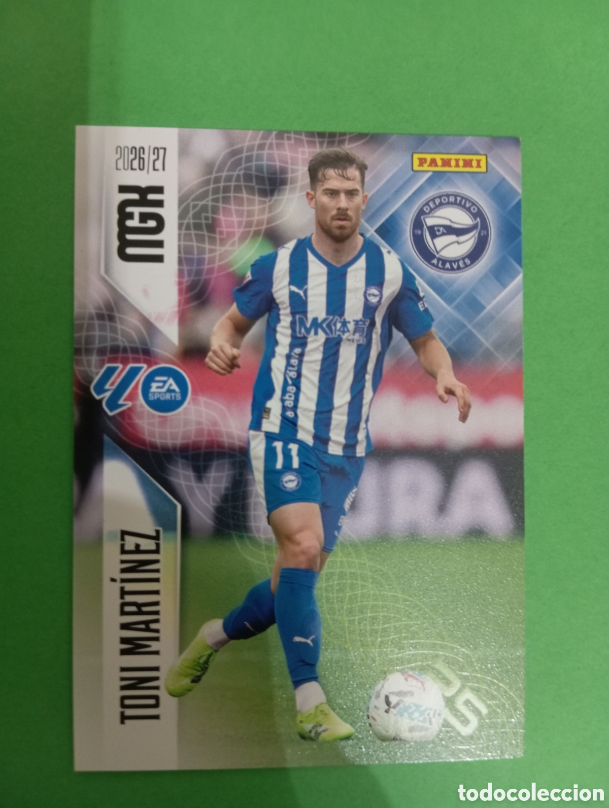 Fu&szlig;ball-Sticker: Toni Mart&iacute;nez Alav&eacute;s n&deg;35 / PANINI MEGACRACKS 2026/2027