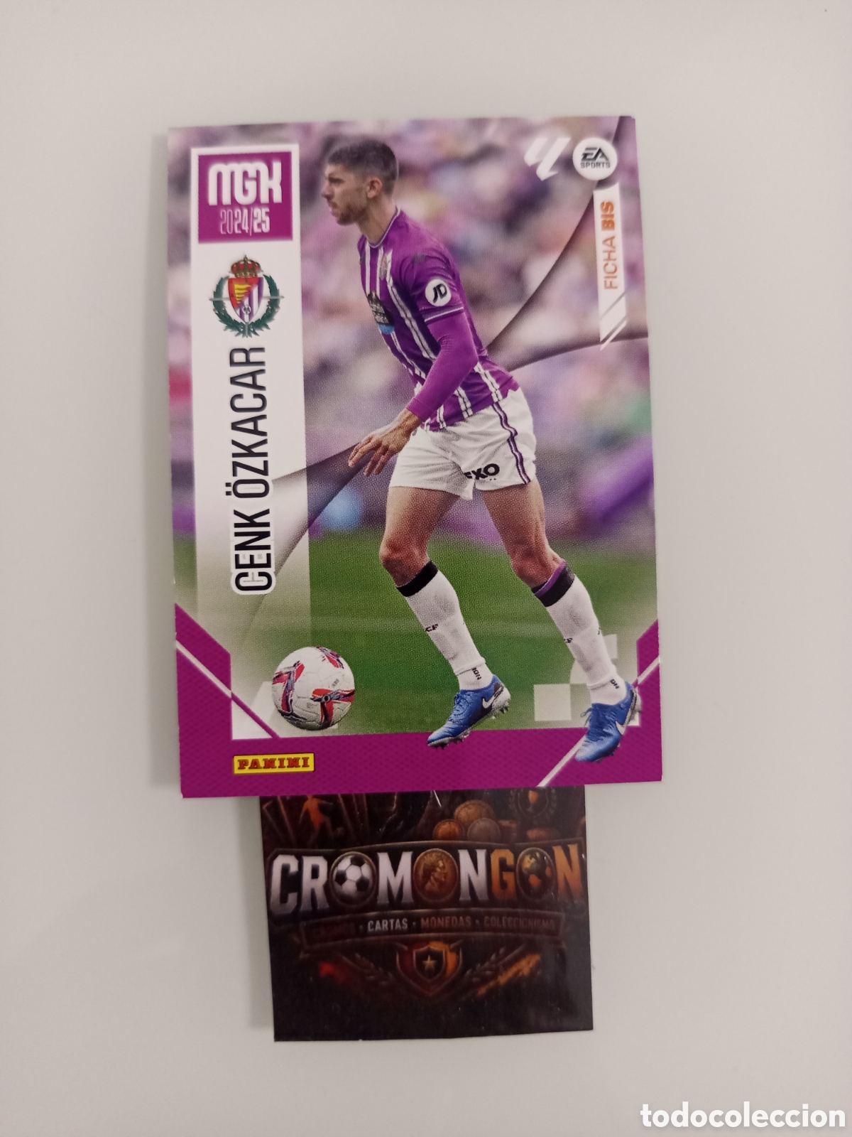 Fu&szlig;ball-Sticker: ❇️ CROMO ⚽ CARD CENK &Ouml;ZKACAR VALLADOLID BIS LIGA EA SPORTS 24 25 2024 2025 MEGACRACKS MGKS PANINI ❇️