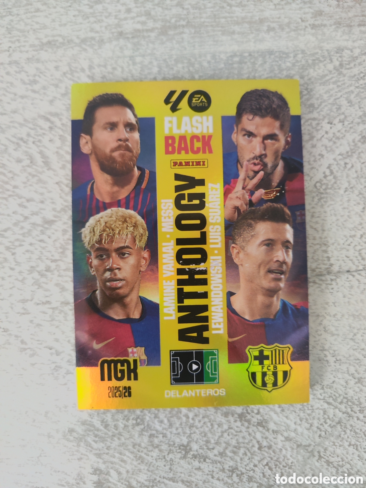 Figurine di Calcio: Megacracks 25 26 438 Flashback Anthology Messi Yamal Su&aacute;rez Lewandowski